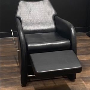 Salon Guys- Leisure Reclined Salon Shampoo Chair